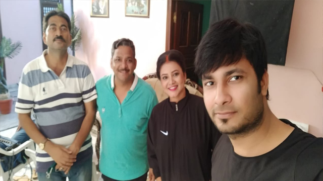 Priya Gamre Real LifeThreesome – Sex With 2 Boys Model Chudai