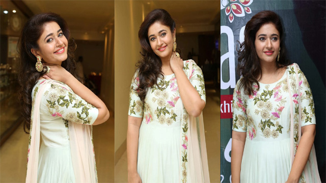 Actress Poonam Bajwa – Premium Live Naked Clips